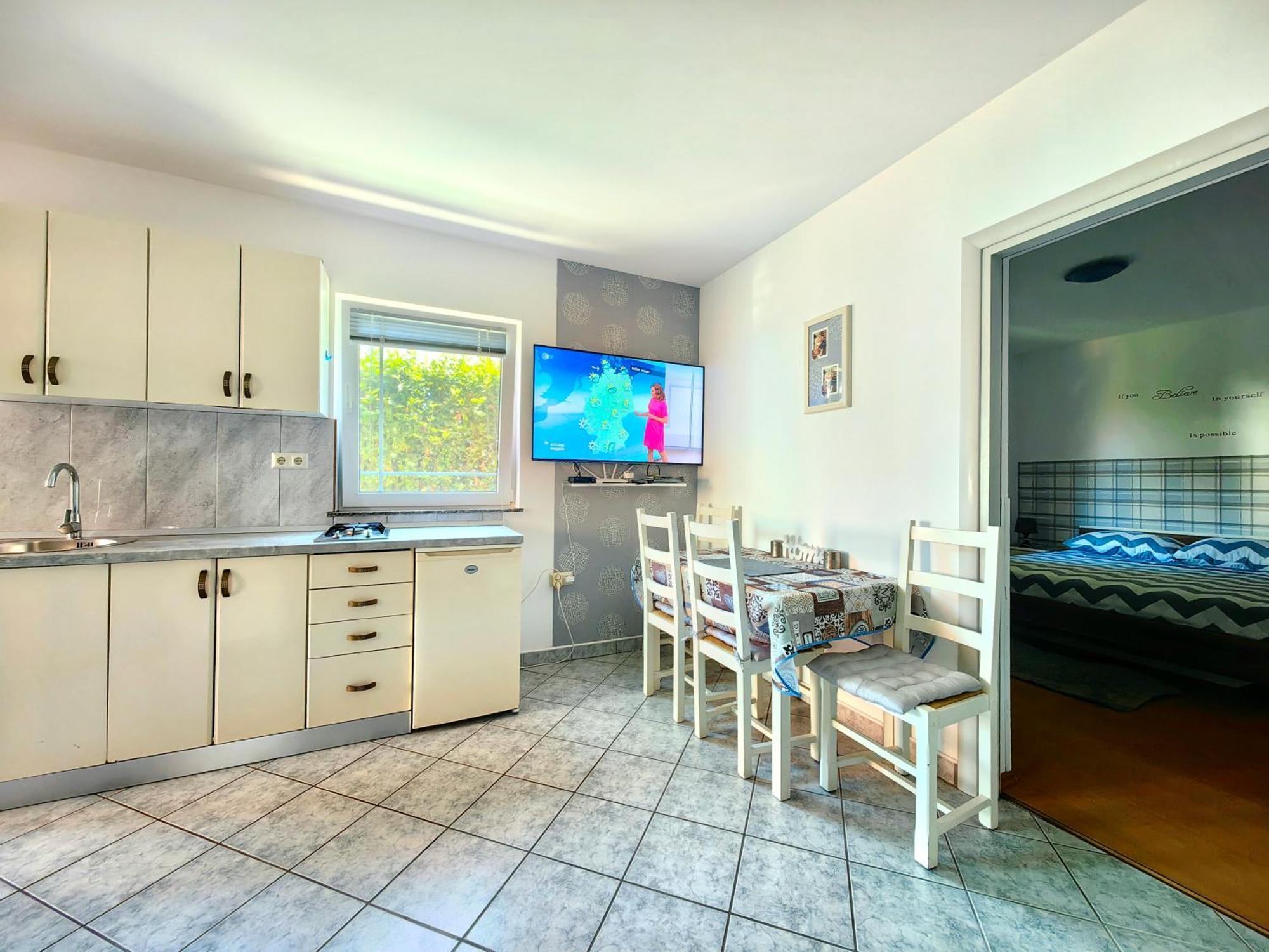 Apartments Lea With Pool Malinska Exterior foto