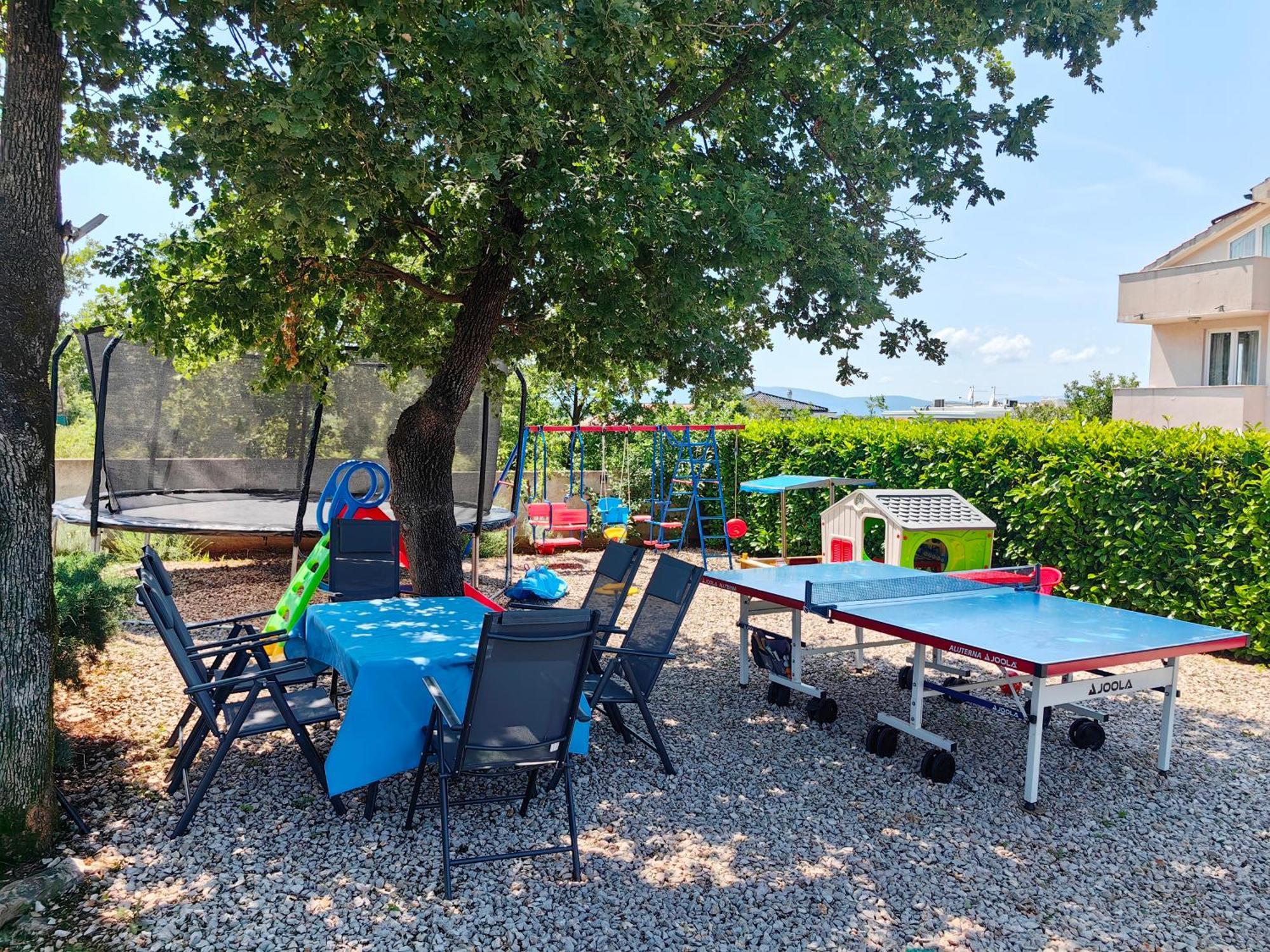 Apartments Lea With Pool Malinska Exterior foto